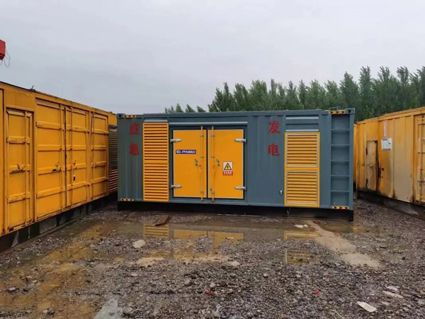 塔河柴油发电机如何判断干式空气滤清器是否需要更换？